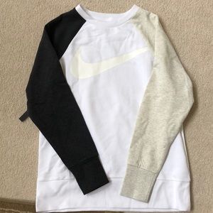 Women’s Nike sweatshirt